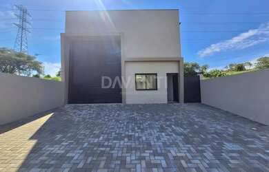 Imagem: O depósito possui 4 Vagas na garagem, 180m² de Área e está