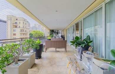 Imagem: O apartamento possui 5 Dormitórios, 5 Banheiros, 5 Vagas na