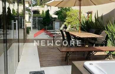 Imagem: A casa em condomínio possui 3 Dormitórios, 3 Banheiros, 2