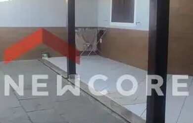 Imagem: A casa possui 4 Dormitórios, 3 Banheiros, 1 Vaga na garagem