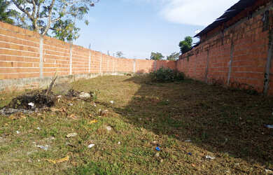 Imagem: O terreno possui 300m² de Área e está localizado em Dois