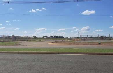 Imagem: O terreno possui 300m² de Área e está localizado em Jardim