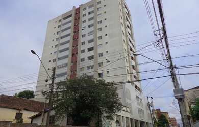 Imagem: O apartamento possui 3 Dormitórios, 1 Banheiro, 1 Vaga na garagem