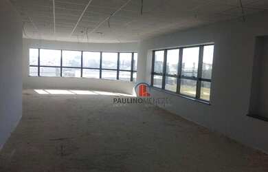 Imagem: O depósito possui 2 Vagas na garagem, 87m² de Área e está