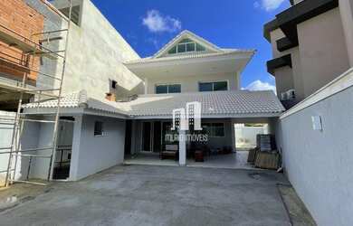 Imagem: A casa em condomínio possui 4 Dormitórios, 2 Banheiros, 3