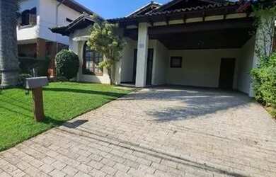 Imagem: A casa em condomínio possui 4 Dormitórios, 3 Banheiros, 4