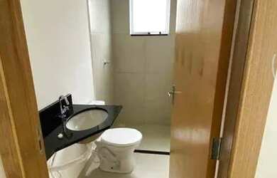 Imagem: A casa possui 2 Dormitórios, 1 Banheiro e está localizado