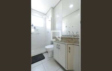 Imagem: O apartamento possui 2 Dormitórios, 2 Banheiros, 1 Vaga na