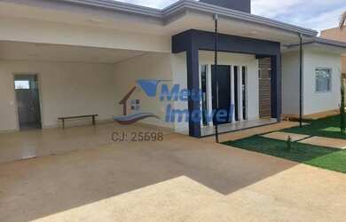 Imagem: A casa em condomínio possui 3 Dormitórios, 4 Banheiros, 4