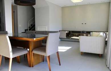 Imagem: A casa possui 2 Dormitórios, 2 Banheiros, 1 Vaga na garagem