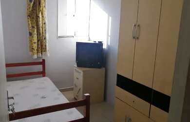 Imagem: O quarto possui Imóvel mobiliado e está localizado em Centro