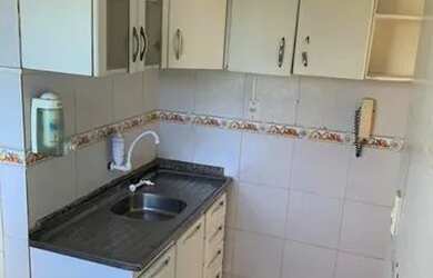 Imagem: O apartamento possui 2 Dormitórios, 1 Banheiro e 2 Vagas na