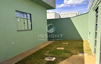 Imagem: A casa possui 3 Dormitórios, 2 Banheiros, 3 Vagas na garagem