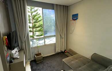 Imagem: O apartamento possui 2 Dormitórios, 1 Banheiro, 1 Vaga na garagem