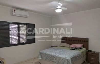 Imagem 12: Casa com ótima localização, acabamento de primeira qualidade, ao lado...