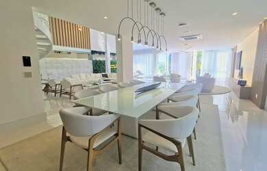 Imagem 9: Casa para aluguel possui 800 metros quadrados com 5 quartos