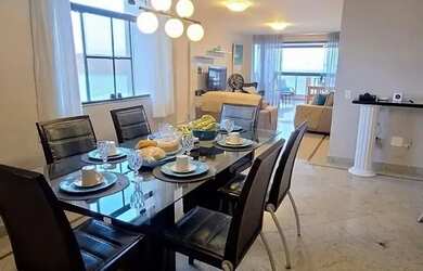 Imagem: O apartamento possui 4 Dormitórios, 3 Banheiros, 2 Vagas na