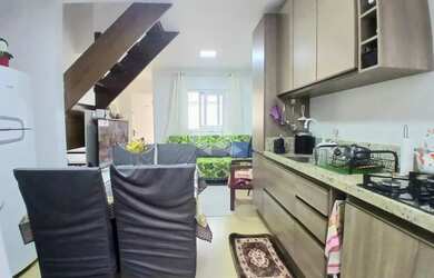 Imagem 4: Sobrado com 50m em condomínio fechado com uma vaga de garagem coberta...