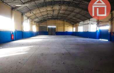 Imagem: O depósito possui 5 Vagas na garagem, 3.000m² de Área e