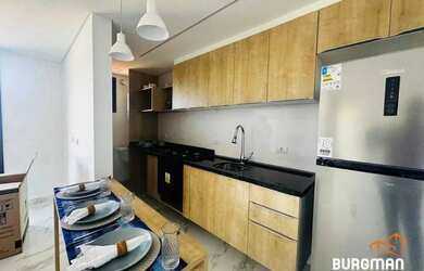 Imagem: O apartamento possui 2 Dormitórios, 1 Banheiro, 1 Vaga na garagem