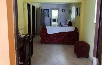 Imagem: A casa possui 3 Dormitórios, 2 Banheiros, 1 Vaga na garagem