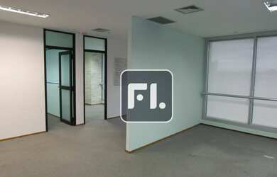 Imagem: O depósito possui 4 Vagas na garagem e 175m² de Área e está