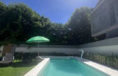Imagem 15: Sobrado - Florianópolis. Piscina, Varanda, Guarda roupae334m² de Área