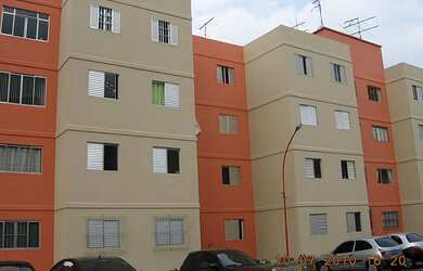 Imagem: O apartamento possui 3 Dormitórios, 1 Banheiro, 1 Vaga na garagem