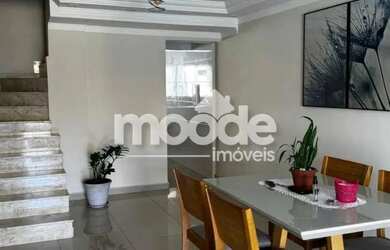 Imagem: A casa possui 3 Dormitórios, 3 Banheiros, 228m² de Área