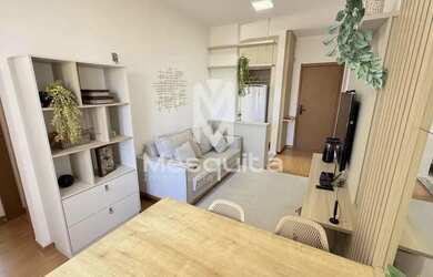 Imagem: O apartamento possui 2 Dormitórios, 1 Banheiro, 1 Vaga na garagem