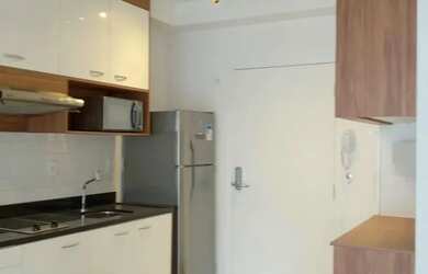 Imagem: O apartamento possui 1 Dormitório, 1 Banheiro, 1 Vaga na garagem