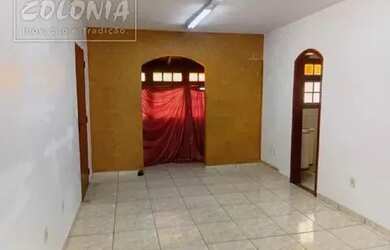 Imagem: O depósito possui 1 Vaga na garagem, 100m² de Área e está