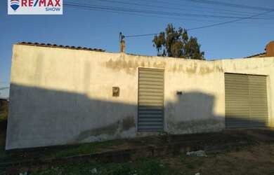 Imagem: A casa possui 3 Dormitórios, 1 Banheiro, 195m² de Área, Varanda