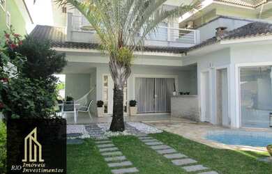 Imagem: A casa em condomínio possui 4 Dormitórios, 5 Banheiros, 3