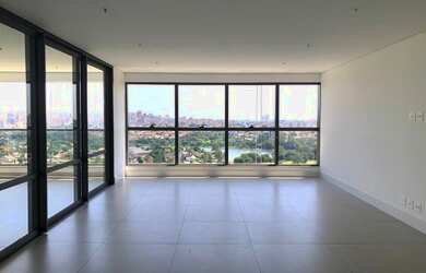 Imagem: O apartamento possui 4 Dormitórios, 3 Banheiros, 3 Vagas na