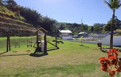 Imagem: O terreno possui 216m² de Área e está localizado em Caxito