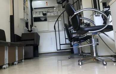 Imagem: O depósito possui 5 Vagas na garagem, 26m² de Área e está