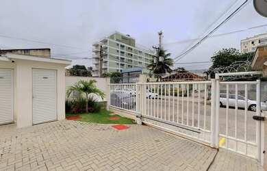 Imagem: A casa possui 3 Dormitórios, 4 Banheiros, 1 Vaga na garagem