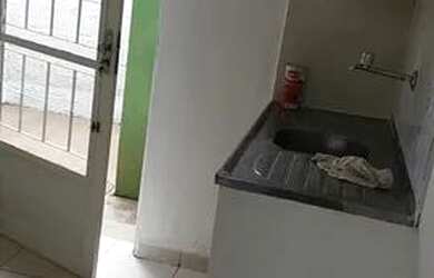 Imagem: A casa possui 2 Dormitórios, 1 Banheiro, 70m² de Área e