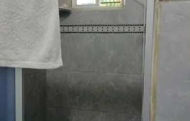 Imagem: A casa possui 2 Dormitórios, 2 Banheiros, 1 Vaga na garagem