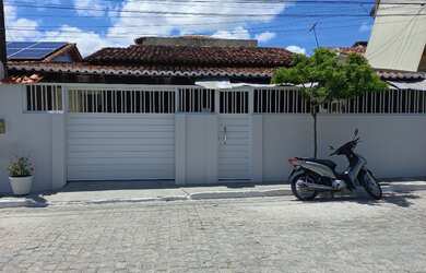 Imagem: A casa em condomínio possui 2 Dormitórios, 2 Banheiros, 2