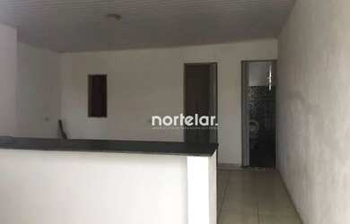 Imagem: A casa possui 1 Dormitório, 1 Banheiro e 200m² de Área e