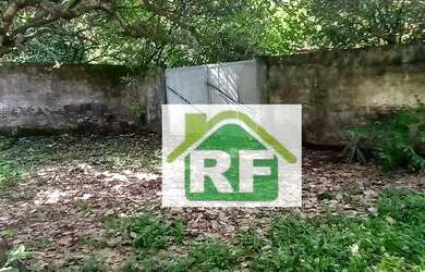 Imagem: A casa possui 3 Dormitórios, 2 Banheiros, 4 Vagas na garagem