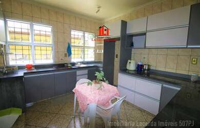 Imagem 4: Casa 4 Qts sendo 1 suíte, piscina Prox DB Pq10, em frente ao Jd Bougainville