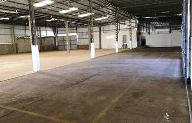 Imagem: O depósito possui 2300m² de Área e está localizado em Vila