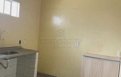 Imagem: A casa possui 2 Dormitórios, 1 Banheiro, 1 Vaga na garagem