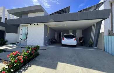 Imagem: A casa possui 3 Dormitórios, 3 Banheiros, 2 Vagas na garagem