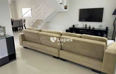 Imagem: A casa em condomínio possui 3 Dormitórios, 2 Banheiros, 2