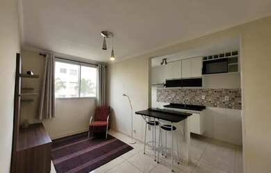 Imagem: O apartamento possui 2 Dormitórios, 1 Banheiro, 1 Vaga na garagem