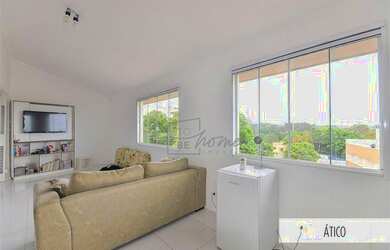 Imagem: A casa possui 3 Dormitórios, 3 Banheiros, 4 Vagas na garagem